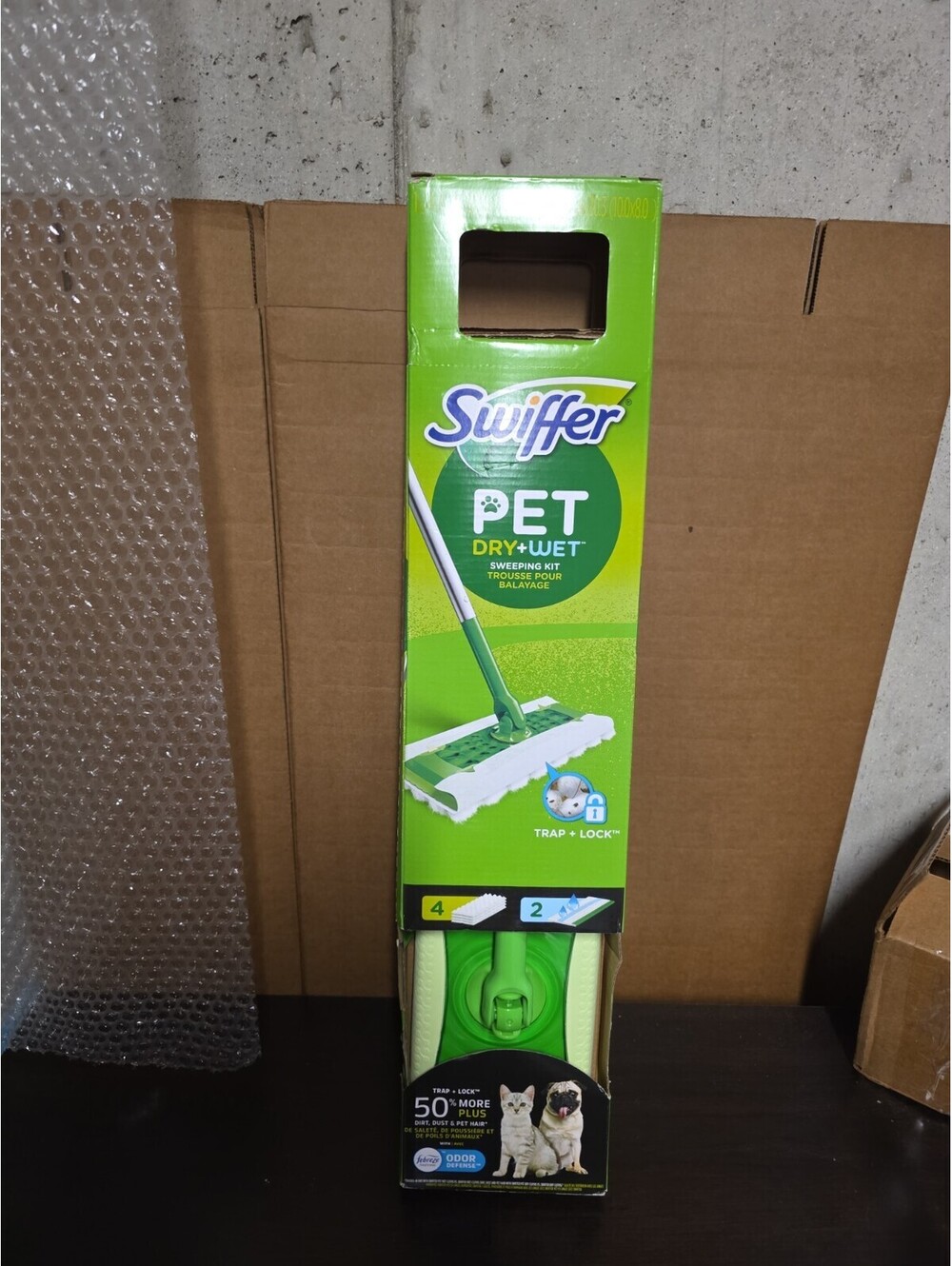 Swiffer Pet Dry+Wet Sweeping Kit  with Febreze Mop and Cloths New